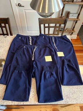 FIGS Tansen Jogger Scrub Pants Men’s Set of 3